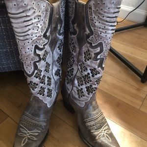 Corral boots size 8M